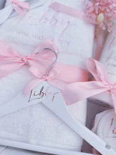 Load image into Gallery viewer, Essentials Package