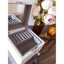 Load image into Gallery viewer, Personalised Jewellery Box  ( White )
