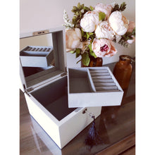 Load image into Gallery viewer, Personalised Jewellery Box  ( White )
